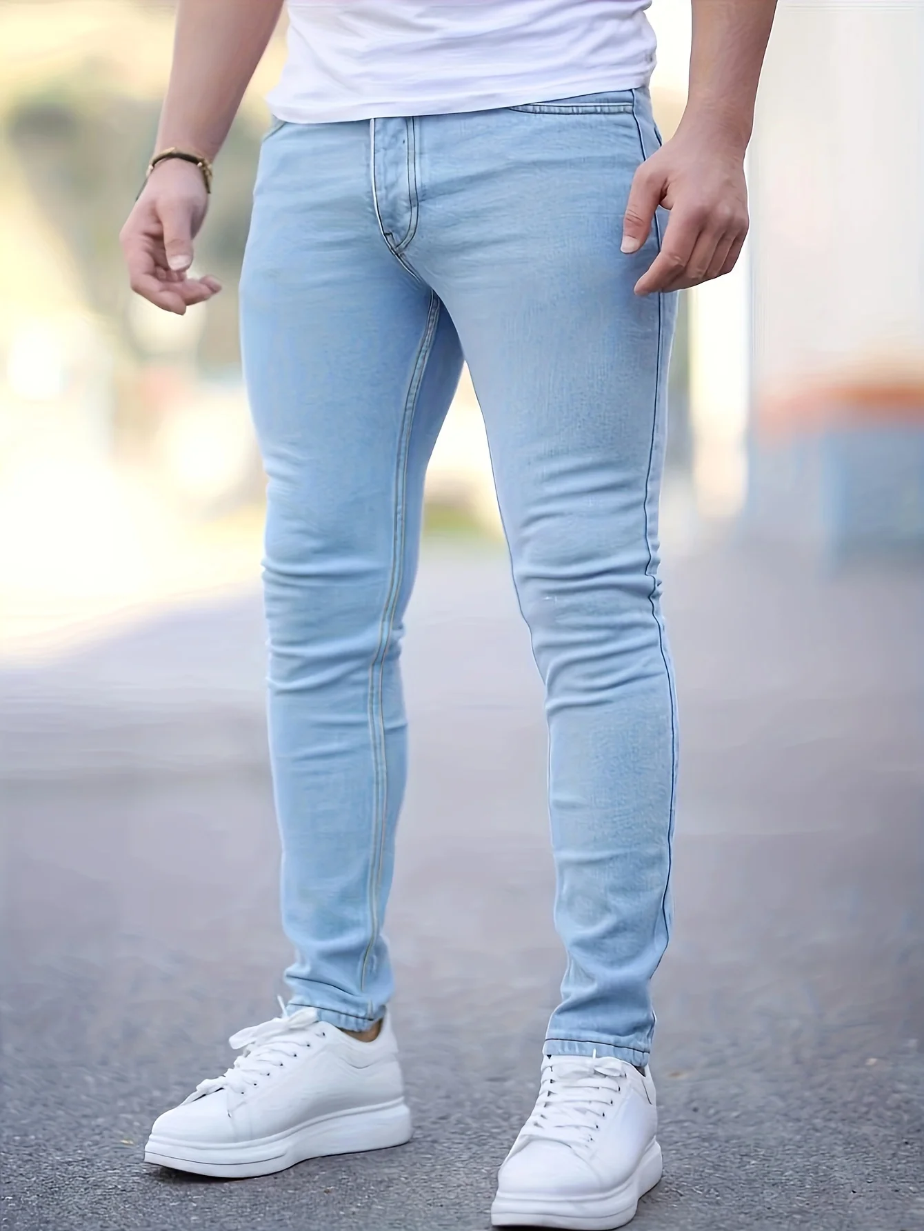 Men's slim-fit stretch denim pants 
Men's slim-fit stretch denim pants