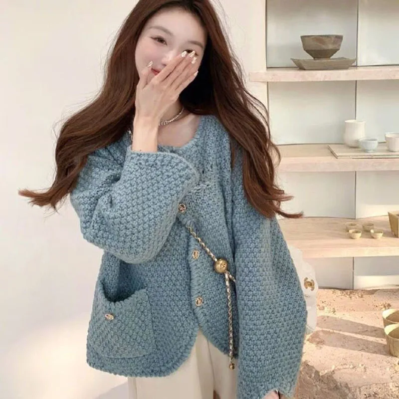 French Fragrance Simple Knit Sweater 2023 New Autumn Winter Fashion Women Sweater Casual Loose Elegant Female Cardigan Sweater
French Fragrance Simple Knit Sweater 2023 New Autumn Winter Fashion Women Sweater Casual Loose Elegant Female Cardigan Sweater