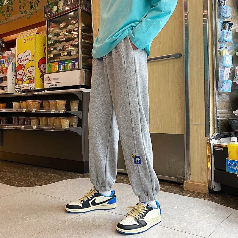 Trendy ey Men's Sweatpants Loose Fit Spor Harajuku Sle Nine-Foot Casual Pants Autumn Season Faionable Youthful Sle
Trendy ey Men's Sweatpants Loose Fit Spor Harajuku Sle Nine-Foot Casual Pants Autumn Season Faionable Youthful Sle