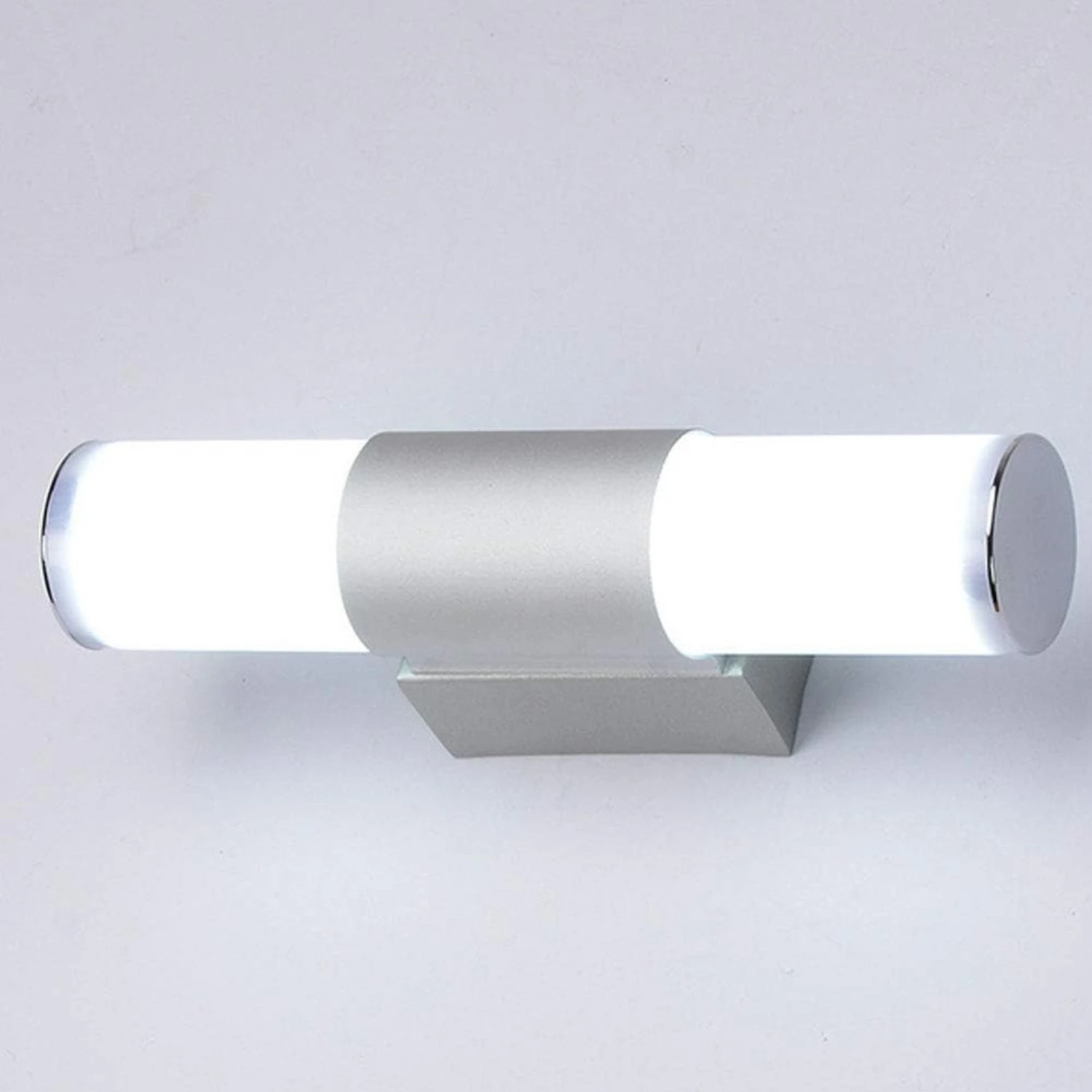 этот роскошный светодиодный светильник для туалетного столика, добавляющий прикосновение к вашему декору ванной комнаты. Осведите свой туалетный столик со стилем и софизисти
этот роскошный светодиодный светильник для туалетного столика, добавляющий прикосновение к вашему декору ванной комнаты. Осведите свой туалетный столик со стилем и софизисти