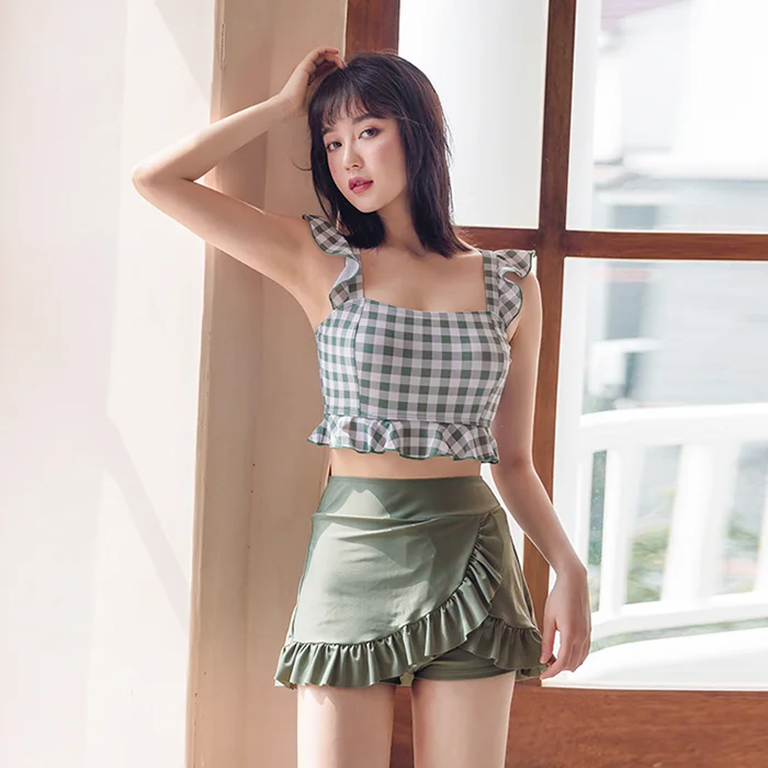 Новый летний женский раздельный купальник с высокой талией, юбкой в клетку, консервативный, для небольшой груди, для термальных источников, утягивающий
Новый летний женский раздельный купальник с высокой талией, юбкой в клетку, консервативный, для небольшой груди, для термальных источников, утягивающий