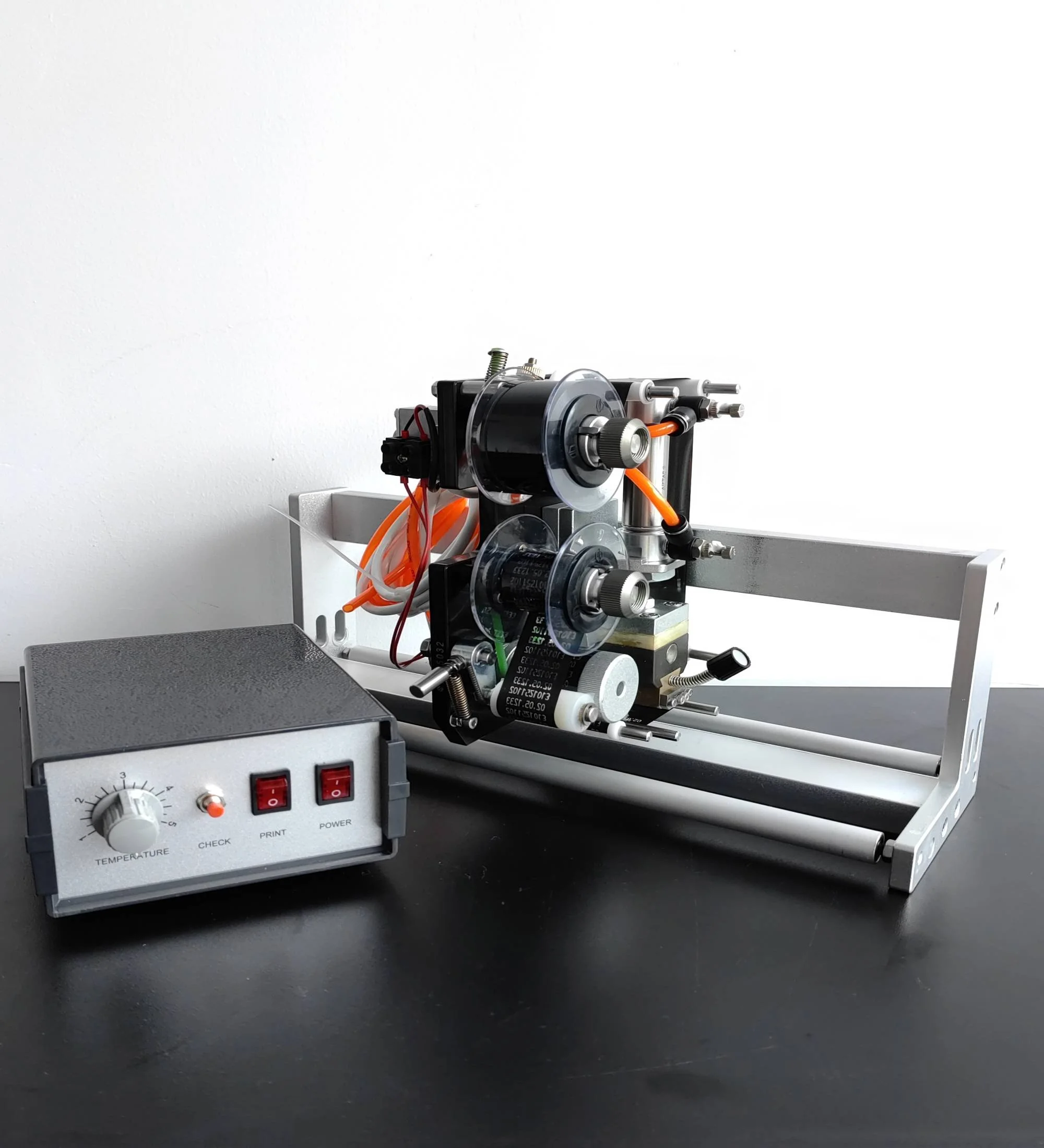 HP-241Q Pneumatic Ribbon Printer Automatic Date Hot Stamping Machine Steel Stamp Label Hot Coding Machine
HP-241Q Pneumatic Ribbon Printer Automatic Date Hot Stamping Machine Steel Stamp Label Hot Coding Machine