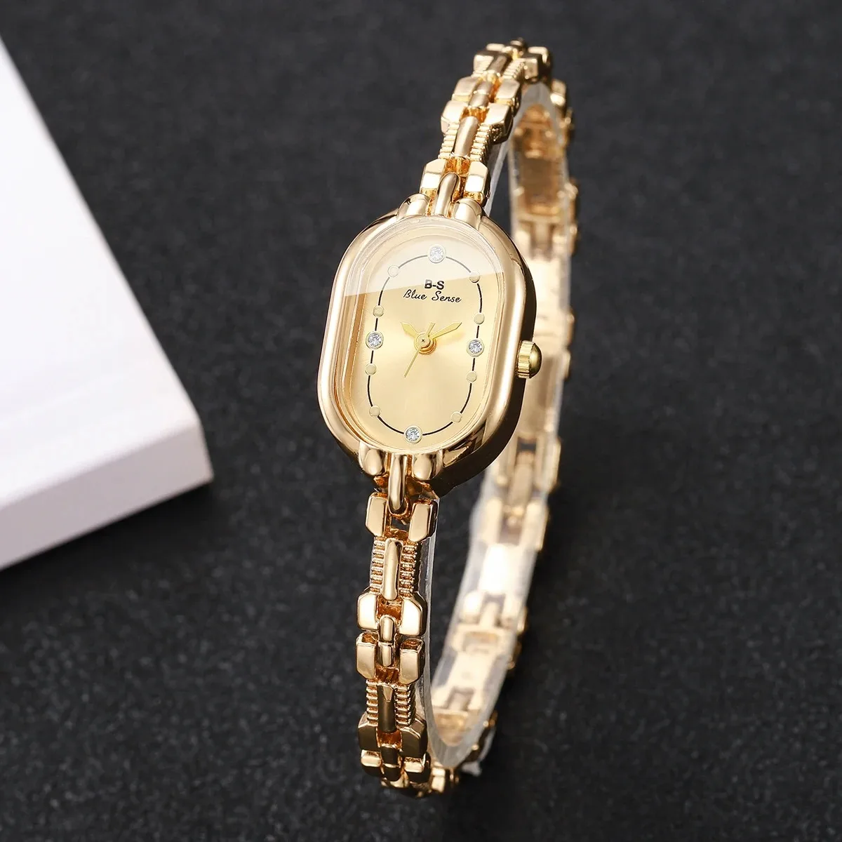 Элегантные женские часы со стразами, роскошные женские браслеты с ремешком, кварцевые наручные часы Reloj Mujer, часы для девочек, подарок (без коробки)
Элегантные женские часы со стразами, роскошные женские браслеты с ремешком, кварцевые наручные часы Reloj Mujer, часы для девочек, подарок (без коробки)