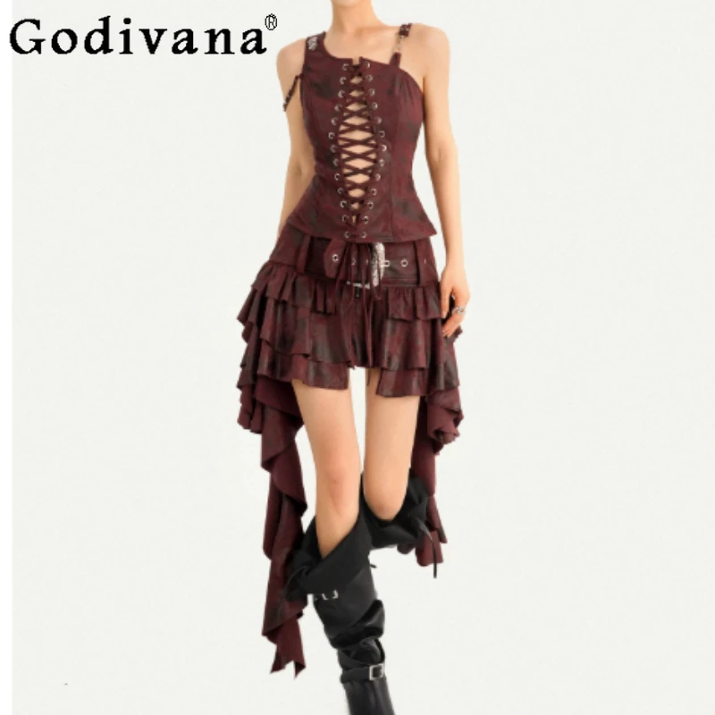 New Personalized Retro Irregular Women Belt Design Multi-layer Ruffles Short Skirt Punk Sexy Hollow Out Strapless Street Tops
New Personalized Retro Irregular Women Belt Design Multi-layer Ruffles Short Skirt Punk Sexy Hollow Out Strapless Street Tops