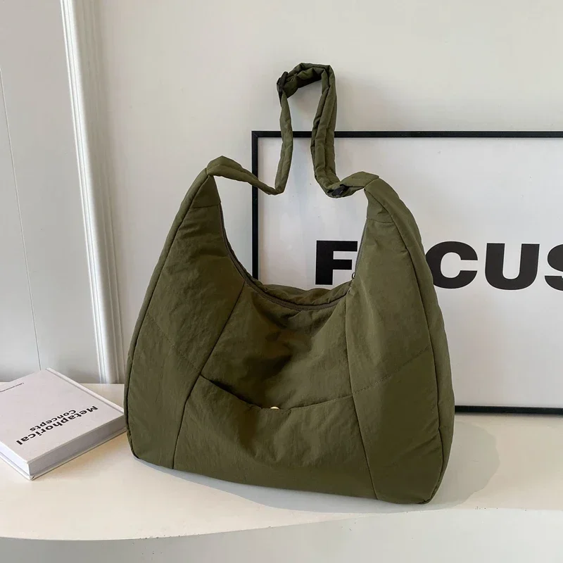 Nylon Soild Large Capacity Shoulder Bags Casual Classic Tote Bags for Women 2024 High Quality Versatile Hot Sale Totalizador
Nylon Soild Large Capacity Shoulder Bags Casual Classic Tote Bags for Women 2024 High Quality Versatile Hot Sale Totalizador