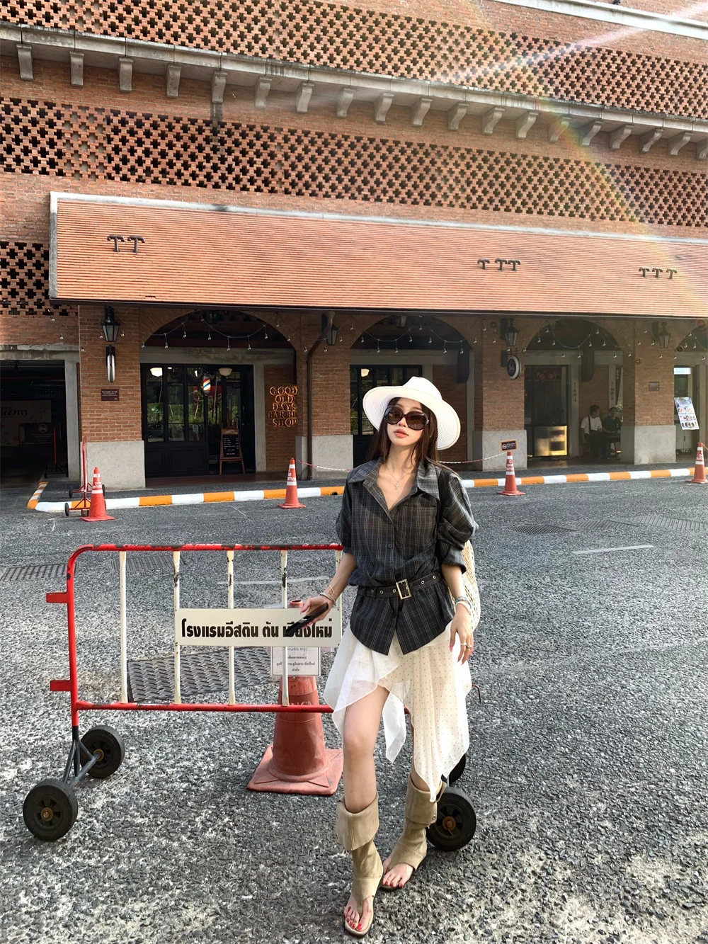 Retro Plaid Long Sleeve Neck Shirt Women Summer Loose Waist Belt Casual Outerwear Open Cardigan Top Korean Style Commute
Retro Plaid Long Sleeve Neck Shirt Women Summer Loose Waist Belt Casual Outerwear Open Cardigan Top Korean Style Commute