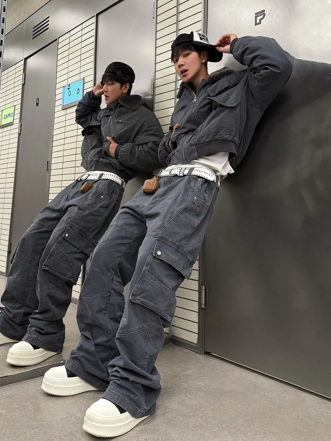 Deep Grey Pleated Knife Work Trousers Men's Winter Multiple Pockets Straight Leg Logging Casual Flared Wide Leg Pants
Deep Grey Pleated Knife Work Trousers Men's Winter Multiple Pockets Straight Leg Logging Casual Flared Wide Leg Pants