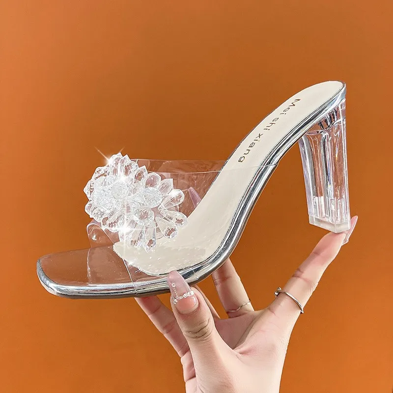 2025 New Water Diamond Flower High Heels Women's Summer Outerwear Sexy Crystal Style Versatile Transparent Cool Slippers
2025 New Water Diamond Flower High Heels Women's Summer Outerwear Sexy Crystal Style Versatile Transparent Cool Slippers