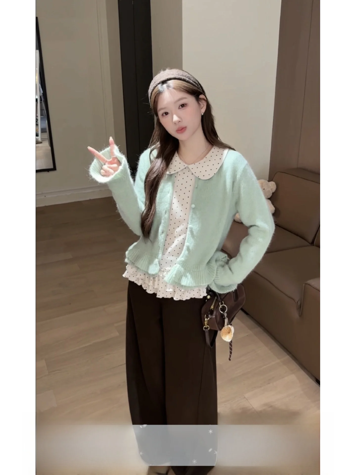 Sweet Korean Style Light Green Knitted Sweater Coat U77 Versatile Long Sleeve Button up Cardigan for Young Women
Sweet Korean Style Light Green Knitted Sweater Coat U77 Versatile Long Sleeve Button up Cardigan for Young Women