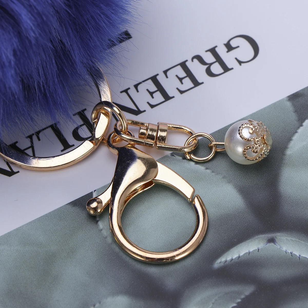 Solid Color Pom Pom Ball Keychain Pendant for Handbag Car Decoration Key Ring Charm Soft Touch Lovely Design Gift Idea Blue
Solid Color Pom Pom Ball Keychain Pendant for Handbag Car Decoration Key Ring Charm Soft Touch Lovely Design Gift Idea Blue