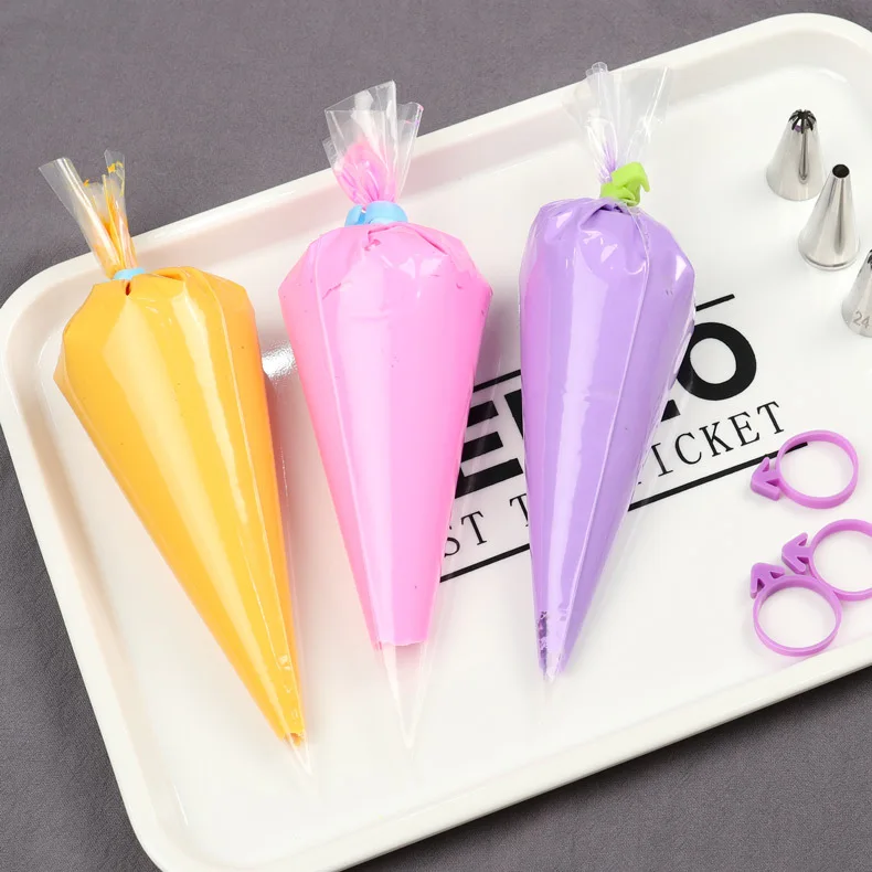 Cream piping bag triangle cake decoration tool thickened disposable commercial PE material 50/100 pcs/bag
Cream piping bag triangle cake decoration tool thickened disposable commercial PE material 50/100 pcs/bag