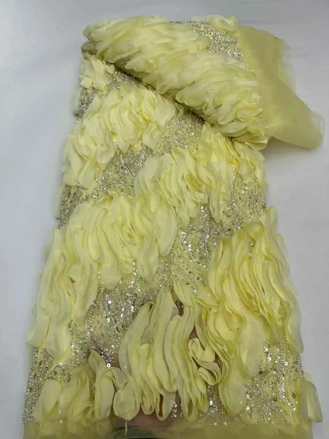 Yellow African Groom Lace Fabric 2025 High Quality French Sequins Lace Fabric Nigerian Lace Fabric For Wedding Party Dress
Yellow African Groom Lace Fabric 2025 High Quality French Sequins Lace Fabric Nigerian Lace Fabric For Wedding Party Dress