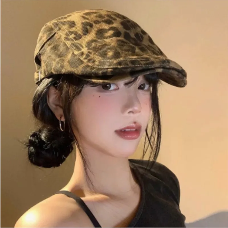 The hot girl's forward hat a niche large-headed beret for women is versatile and face-enhancing small
The hot girl's forward hat a niche large-headed beret for women is versatile and face-enhancing small
