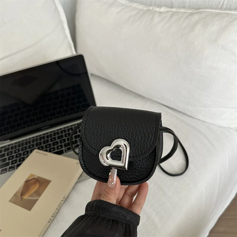2026 New Arrival Ladies Stylish Solid Color Lipstick Purse Metal Heart Chain Crossbody Bag
2026 New Arrival Ladies Stylish Solid Color Lipstick Purse Metal Heart Chain Crossbody Bag