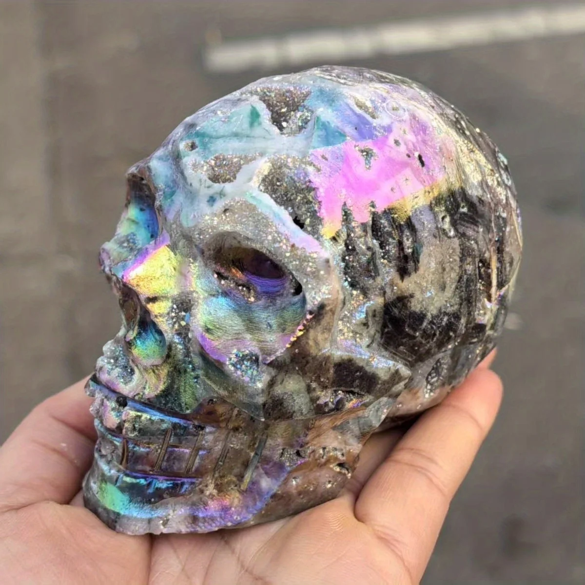 1 шт. натуральный кристалл-сфалерит с друзами в форме черепа, для исцеления и декора дома/офиса
1 шт. натуральный кристалл-сфалерит с друзами в форме черепа, для исцеления и декора дома/офиса