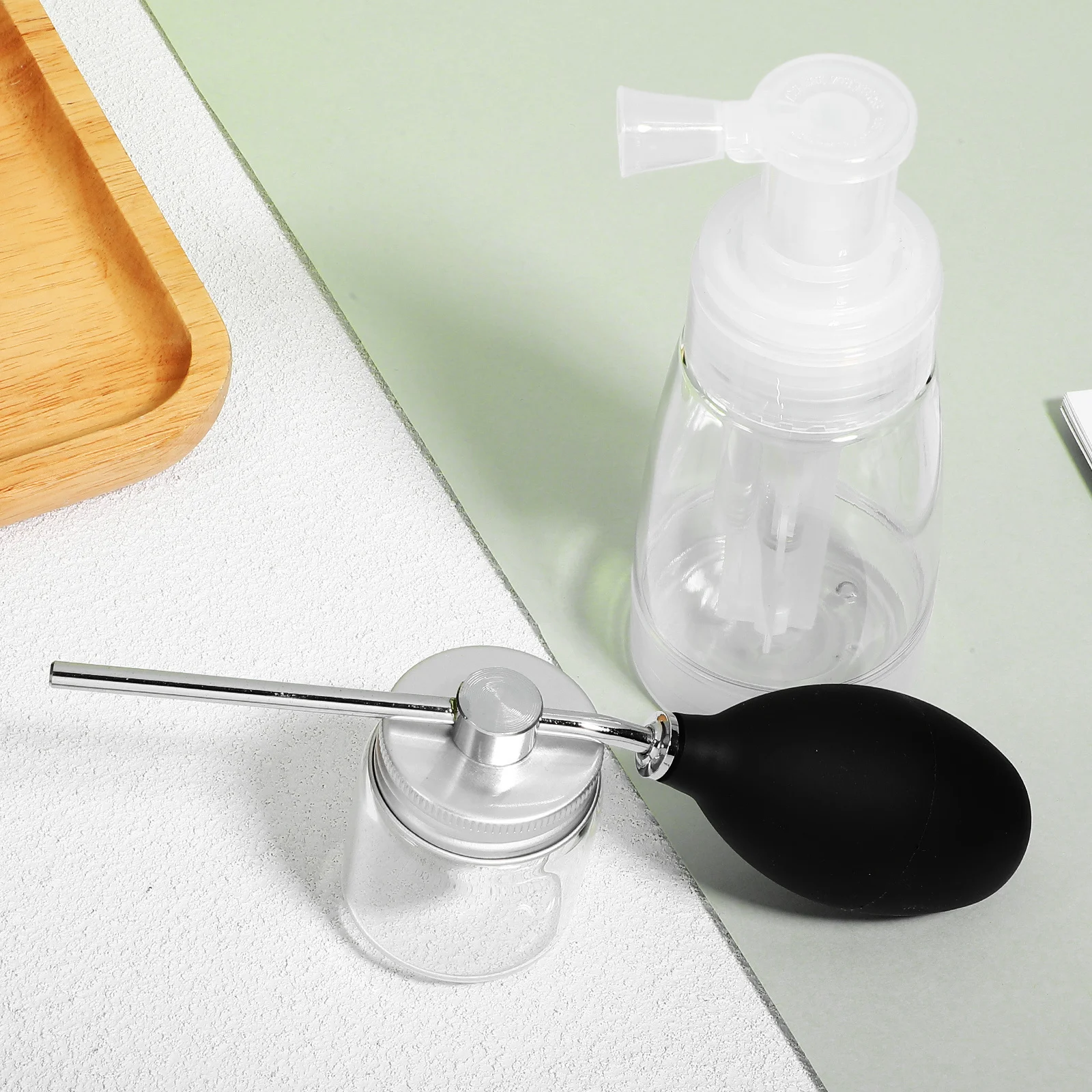 2Pcs Dry Powder Bottle Set Compact Portable Glass Plastic Spray Applicator for Hair Fiber Root Touch Up Dry Shampoo Oil Mist
2Pcs Dry Powder Bottle Set Compact Portable Glass Plastic Spray Applicator for Hair Fiber Root Touch Up Dry Shampoo Oil Mist