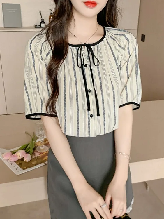 Summer New Women's Short Sleeve Shirt Beautiful Striped plus Size Comfortable Breathable Loose Fit Polyester Fiber Casual Shirt
Summer New Women's Short Sleeve Shirt Beautiful Striped plus Size Comfortable Breathable Loose Fit Polyester Fiber Casual Shirt