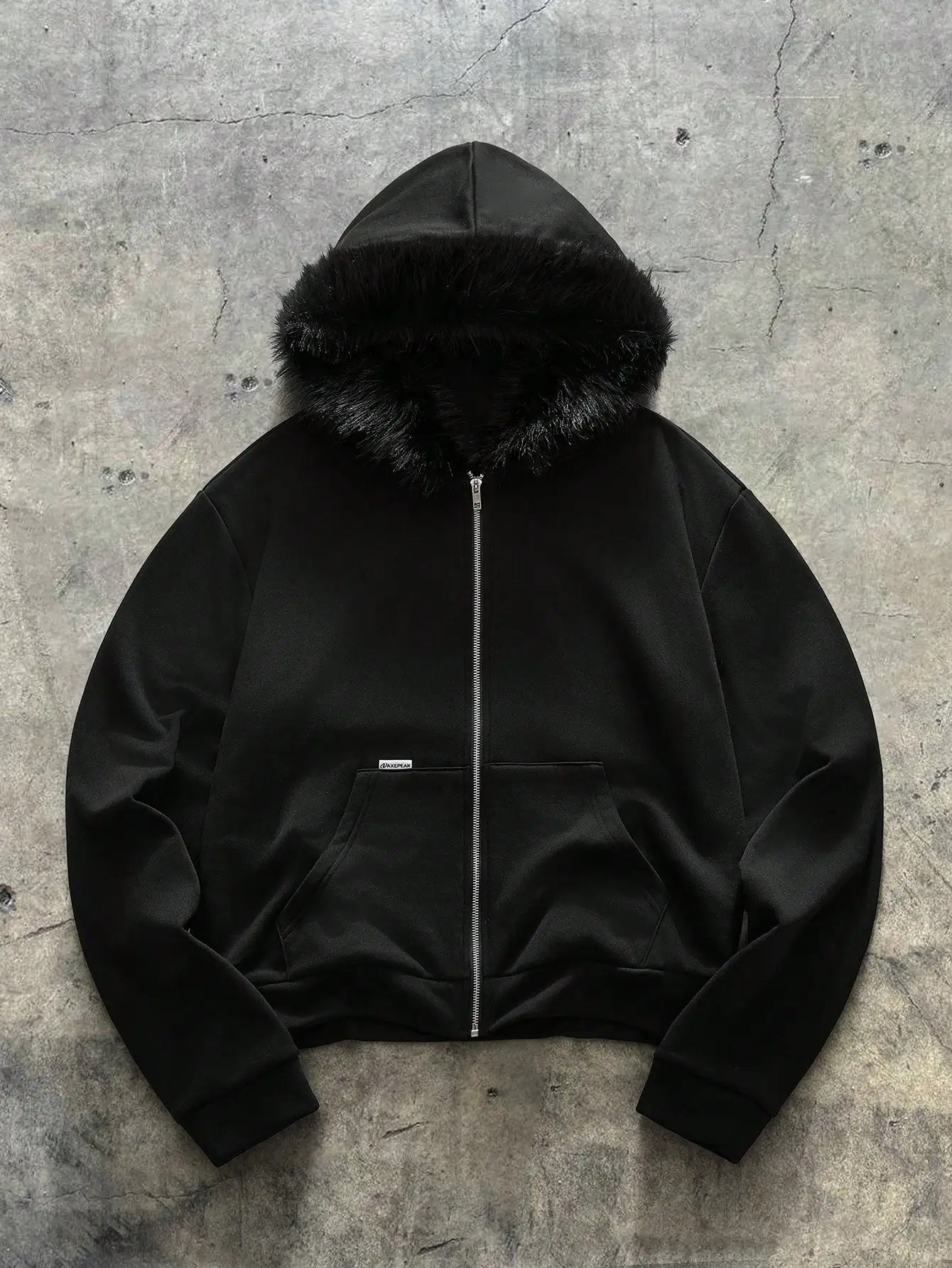 Мужская черная толстовка на молнии с капюшоном, отделанным искусственным мехом, приталенный крой, длинный рукав, для осени и зимы
Мужская черная толстовка на молнии с капюшоном, отделанным искусственным мехом, приталенный крой, длинный рукав, для осени и зимы