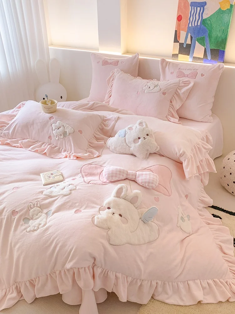 Adorable Double-Sided Milk Velvet Thiened Four-Piece Bedding Set with Embroidery Coverlet And Duvet Cute Girl Heart
Adorable Double-Sided Milk Velvet Thiened Four-Piece Bedding Set with Embroidery Coverlet And Duvet Cute Girl Heart