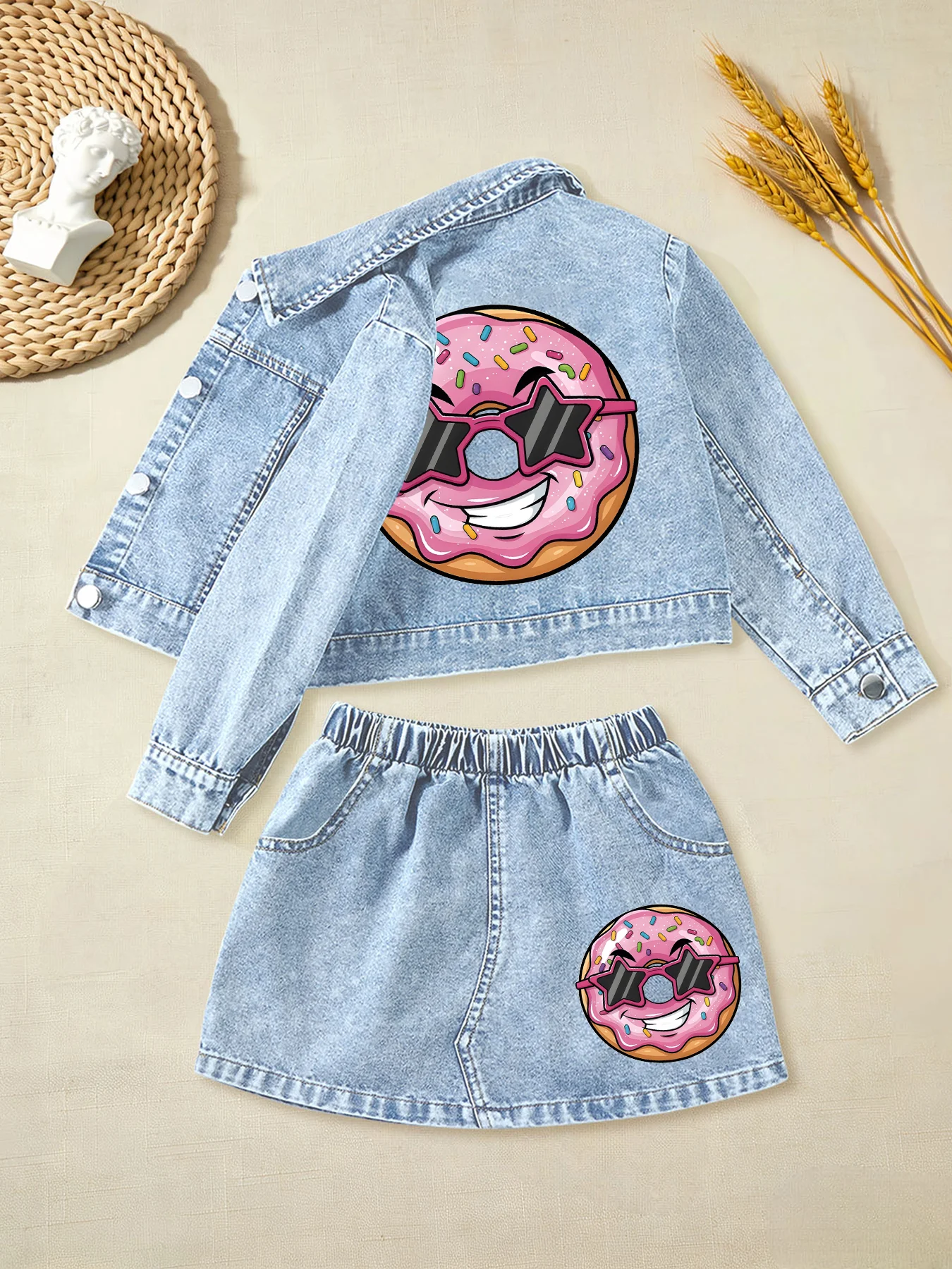 2 pieces: New Cartoon Stars Sunglasses Donut Print Girl Sweet Cute Spring Summer Autumn Denim Top and Skirt Set for Daily Gifts
2 pieces: New Cartoon Stars Sunglasses Donut Print Girl Sweet Cute Spring Summer Autumn Denim Top and Skirt Set for Daily Gifts