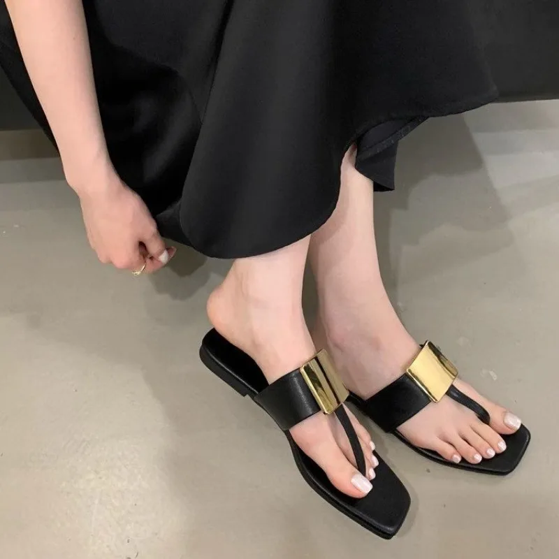 Универсальная французская женская обувь, новые летние туфли на плоской подошве с круглым носком, модные противоскользящие женские шлепанцы, простые женские сандалии на мягкой подошве
Универсальная французская женская обувь, новые летние туфли на плоской подошве с круглым носком, модные противоскользящие женские шлепанцы, простые женские сандалии на мягкой подошве