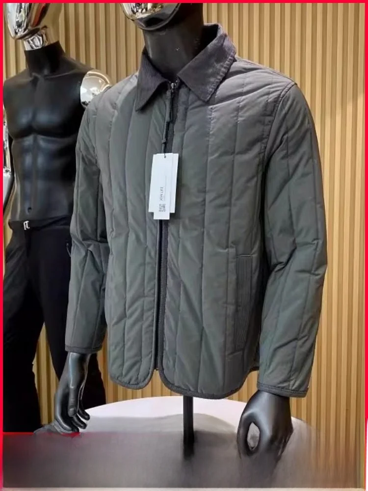 Теплая хлопковая куртка для мужчин: повседневная, с цветными вставками, воротником, длинными рукавами, молодежная, модная зимняя верхняя одежда, дизайн Cleanfit
Теплая хлопковая куртка для мужчин: повседневная, с цветными вставками, воротником, длинными рукавами, молодежная, модная зимняя верхняя одежда, дизайн Cleanfit