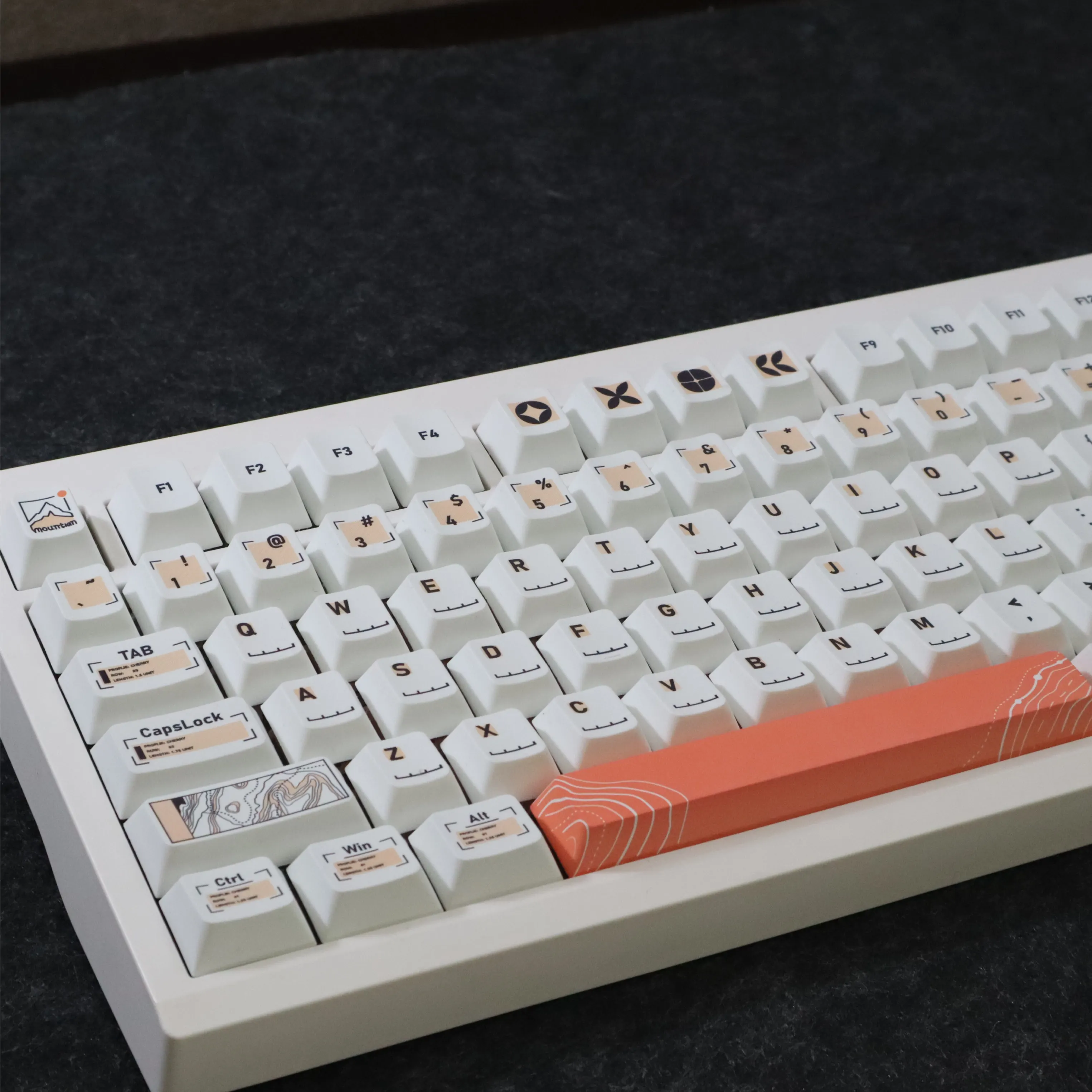 Mountain keycaps, original height BPT material Sublimation mechanical keyboard Customization 68 75 87 98 Arrangement
Mountain keycaps, original height BPT material Sublimation mechanical keyboard Customization 68 75 87 98 Arrangement