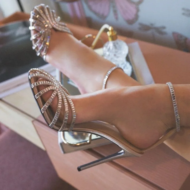 Silver Crystal Women High Heel Sandals Closed Toe Cover Heels Runway Shoes Buckle Strap Hollow Banquet Dress Shoes
Silver Crystal Women High Heel Sandals Closed Toe Cover Heels Runway Shoes Buckle Strap Hollow Banquet Dress Shoes