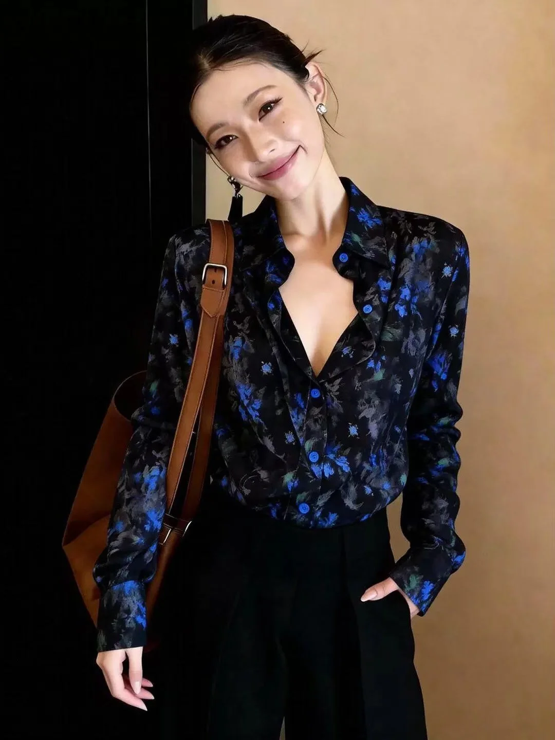 Elegant Floral Shirt Stylish Commute Versatile Youthful Women's 2026 New Gentle Wind High-End Feeling Long Sleeve Casual Shirt
Elegant Floral Shirt Stylish Commute Versatile Youthful Women's 2026 New Gentle Wind High-End Feeling Long Sleeve Casual Shirt