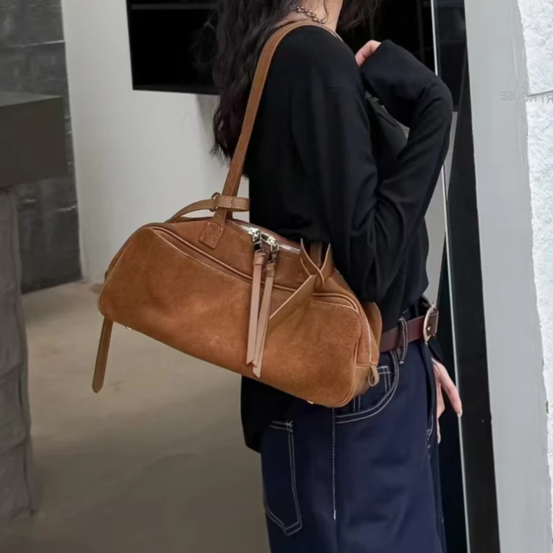 New Top Layer Frosted Cowhide Women's Bag, Vintage Underarm Bowling Boston Bag, Stylish Single Shoulder Large Capacity Handbag
New Top Layer Frosted Cowhide Women's Bag, Vintage Underarm Bowling Boston Bag, Stylish Single Shoulder Large Capacity Handbag