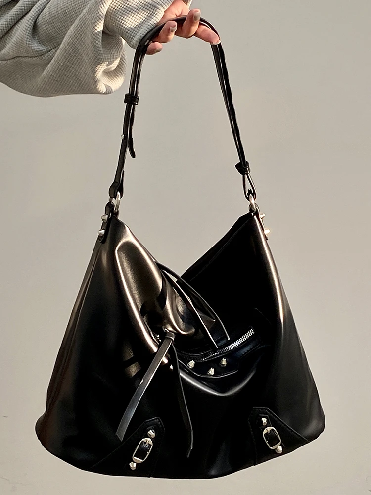 Women Shoulder Bags Fashion Crossbody Bag Casual Handbag Easy To Match Ladies Handbags Black PU Leather Rivet Zipper Hand Bags
Women Shoulder Bags Fashion Crossbody Bag Casual Handbag Easy To Match Ladies Handbags Black PU Leather Rivet Zipper Hand Bags
