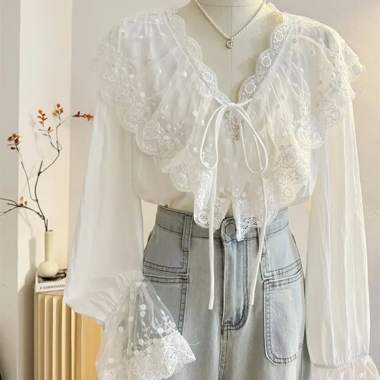 Spring Summer Fashion Lace Patchwork V-neck Women White Shirts Korean Fashion Drawstring Long Sleeve Top Solid Color
Spring Summer Fashion Lace Patchwork V-neck Women White Shirts Korean Fashion Drawstring Long Sleeve Top Solid Color
