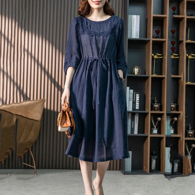 Elegant Women's Loose Fit Midi Dress With Lace Trim And Drawstring Waist Casual A-Line Style For Spring And Autumn
Elegant Women's Loose Fit Midi Dress With Lace Trim And Drawstring Waist Casual A-Line Style For Spring And Autumn