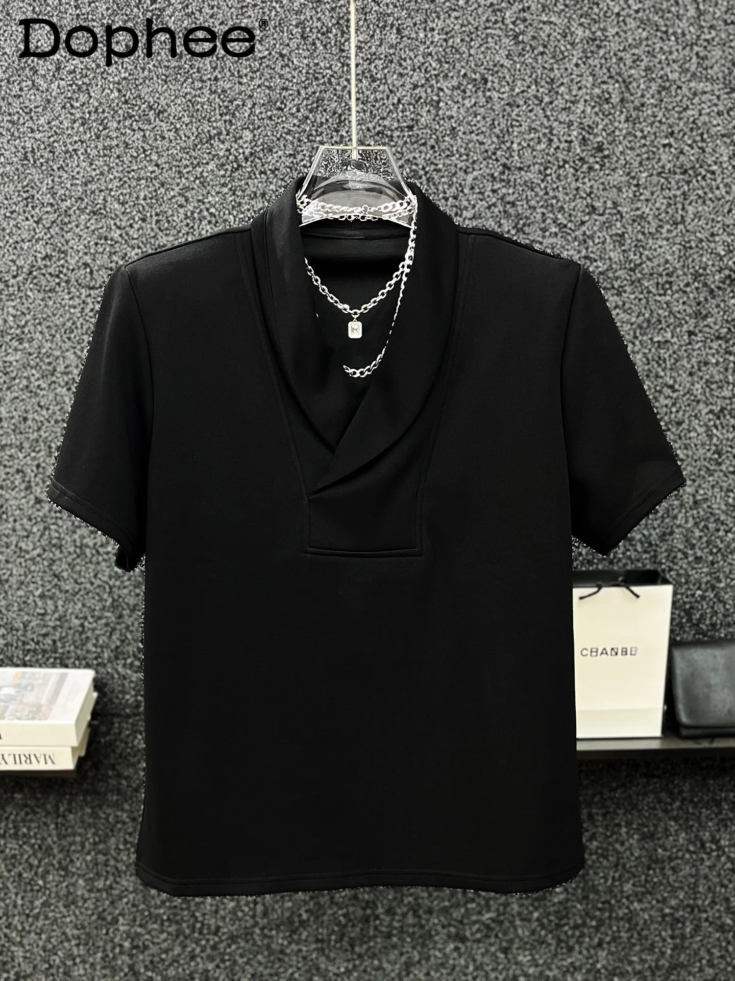 Fashion Trendy Men's Black V-neck Short-sleeved T-shirt Summer New Korean Version Loose Casual Versatile Half-sleeved Top
Fashion Trendy Men's Black V-neck Short-sleeved T-shirt Summer New Korean Version Loose Casual Versatile Half-sleeved Top