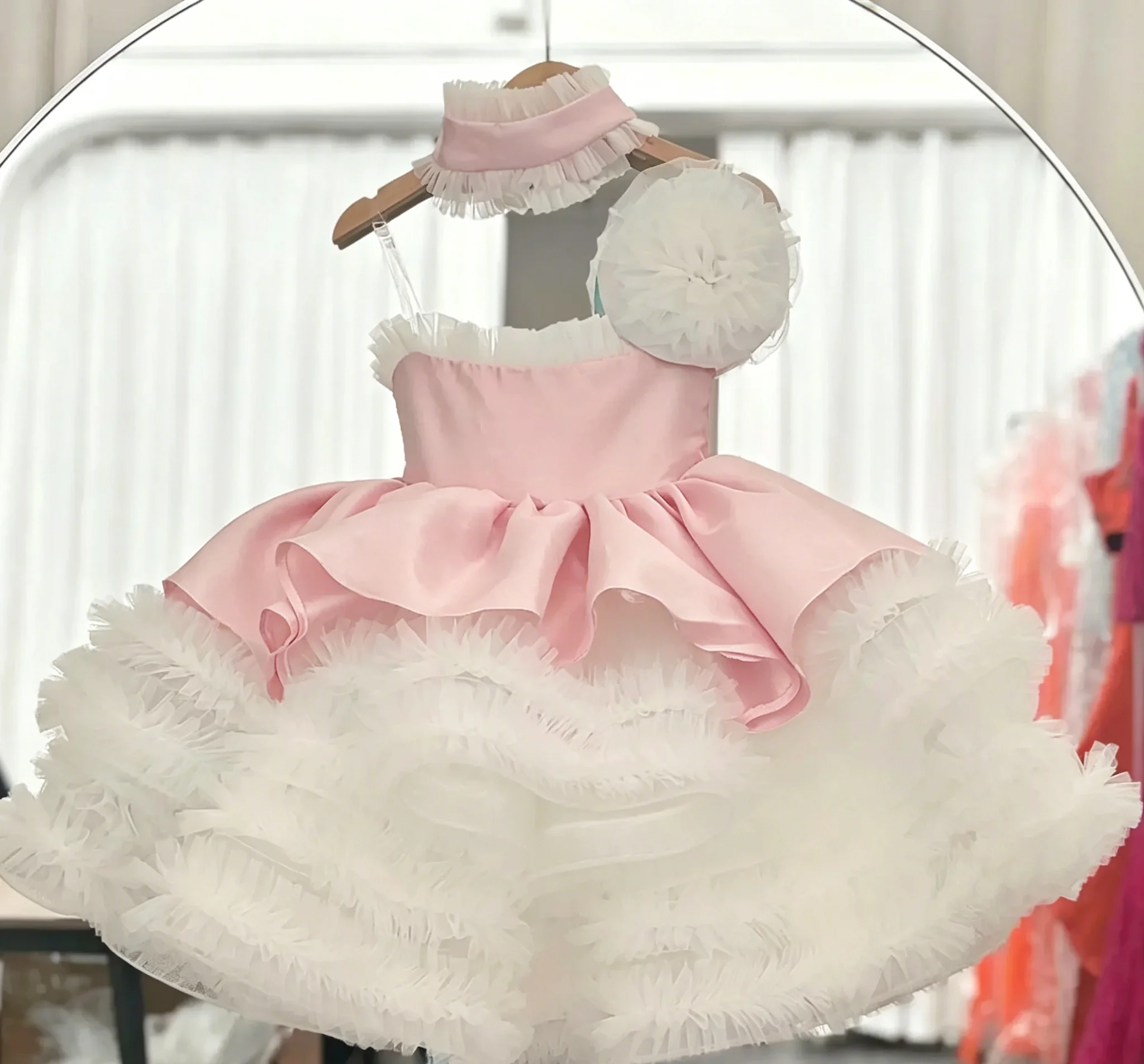 Princess Pink Flower Girl Dresses For Wedding Off Shoulder Satin Kne Length Kids Birthday Party First Communion Ball Gown Custom
Princess Pink Flower Girl Dresses For Wedding Off Shoulder Satin Kne Length Kids Birthday Party First Communion Ball Gown Custom