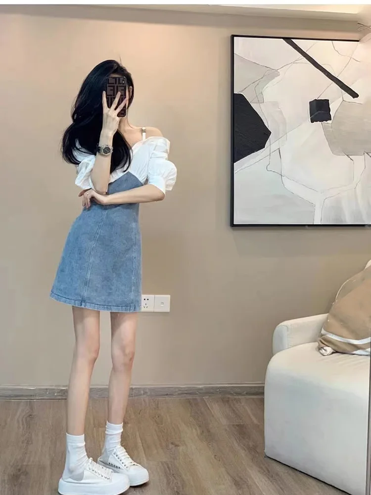 Stylish Denim Dress Women's High Waist Slimming Summer Fashion Commute Style V-Neck Short Sleeve A-Line Skirt Dress
Stylish Denim Dress Women's High Waist Slimming Summer Fashion Commute Style V-Neck Short Sleeve A-Line Skirt Dress