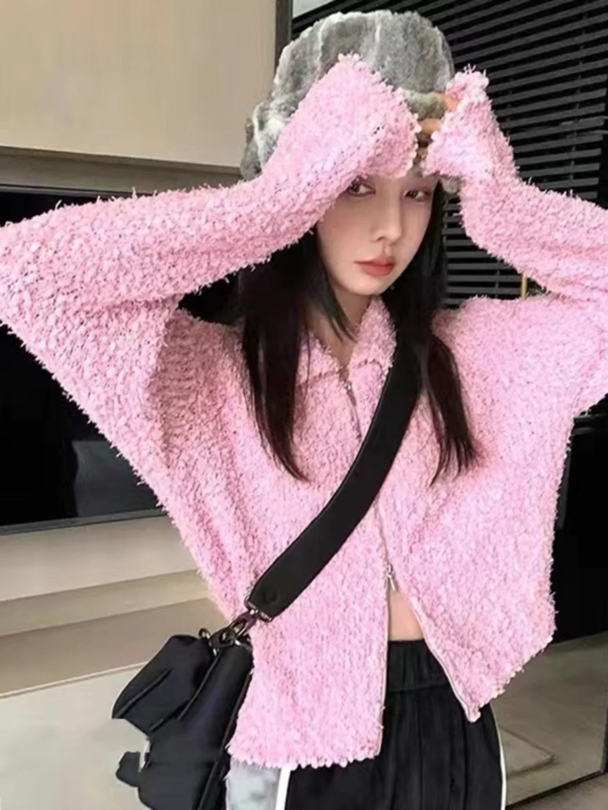 Ladies Long Sleeve Knitted Sweater Coat Loose Doll Collar Autumn Winter New Design Casual Style Fashionable Women's Top
Ladies Long Sleeve Knitted Sweater Coat Loose Doll Collar Autumn Winter New Design Casual Style Fashionable Women's Top