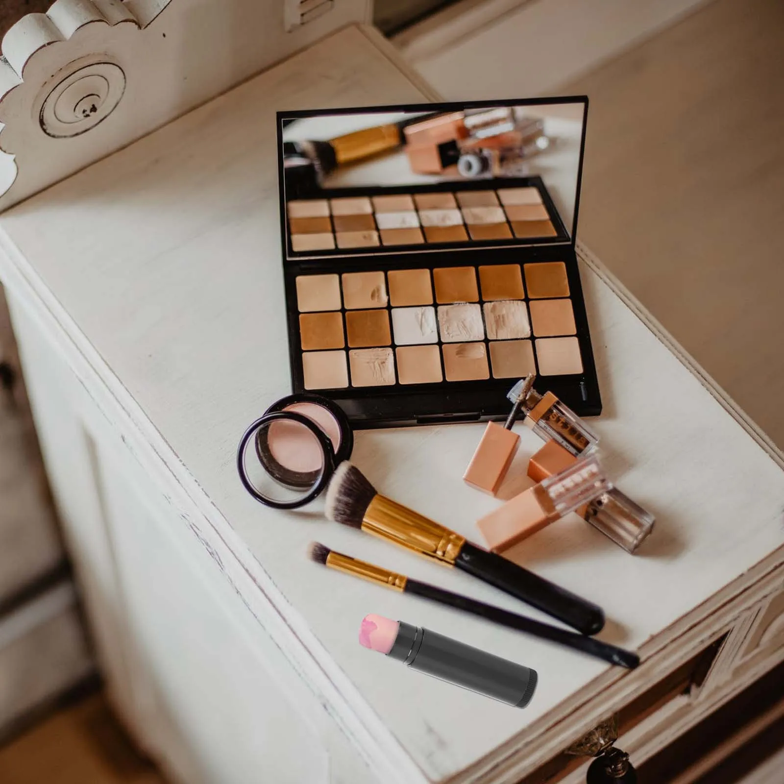 25Pcs 5G Empty Lip Balm Tubes Clear Plastic Storage Containers for DIY Lip Gloss Stick with Twist Natural Caps
25Pcs 5G Empty Lip Balm Tubes Clear Plastic Storage Containers for DIY Lip Gloss Stick with Twist Natural Caps