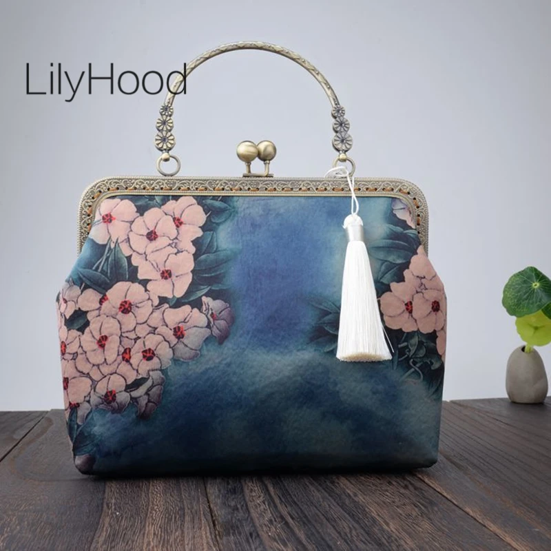 Handmade Women Chinese Traditional Luxury Design Fabric Floral Messenger Bag Lady Vintage Retro Chic Chain Clasp Shoulder Bag
Handmade Women Chinese Traditional Luxury Design Fabric Floral Messenger Bag Lady Vintage Retro Chic Chain Clasp Shoulder Bag