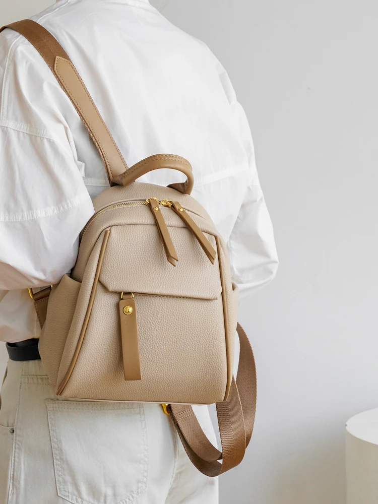 Women's Travel Backpack 2026 New Simple Versatile Lightweight Large Capacity Casual Style School Bag Sweet College Style
Women's Travel Backpack 2026 New Simple Versatile Lightweight Large Capacity Casual Style School Bag Sweet College Style