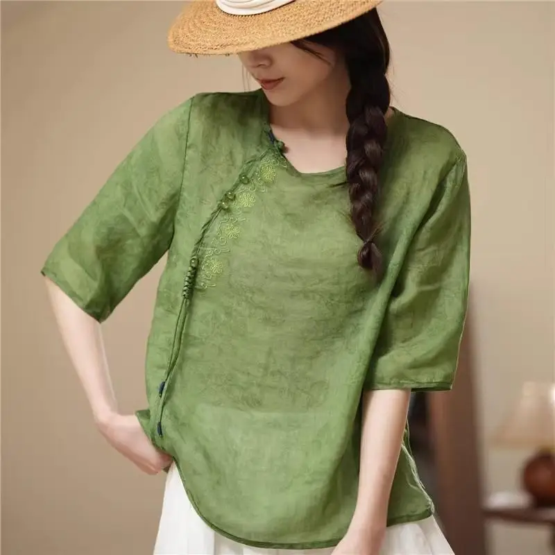 New Arrival 2024 Summer Arts Style Women O-neck Loose Tee Shirt Femme Tops Vintage Button Embroidery Cotton Linen T-shirt
New Arrival 2024 Summer Arts Style Women O-neck Loose Tee Shirt Femme Tops Vintage Button Embroidery Cotton Linen T-shirt