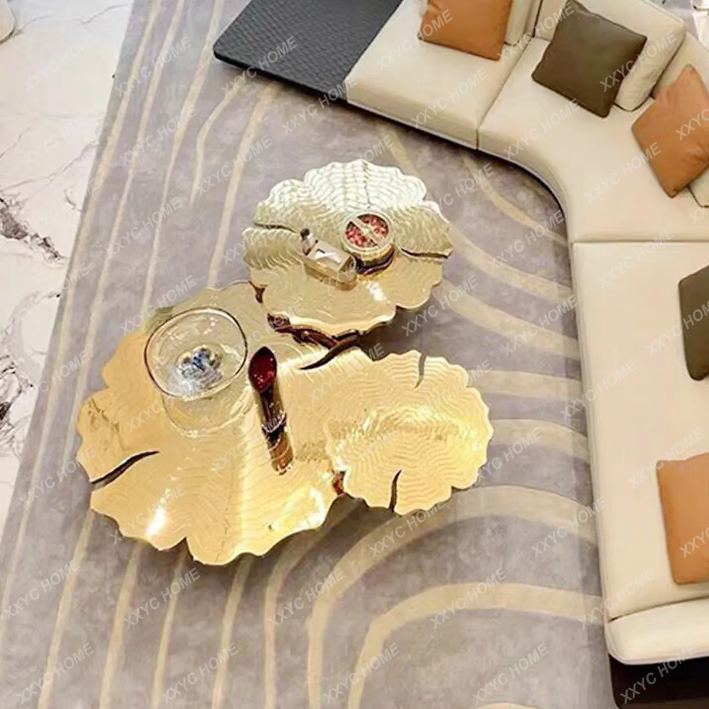 Q Small apartment living room household villa high-end special-shaped metal creative tea table round
Q Small apartment living room household villa high-end special-shaped metal creative tea table round