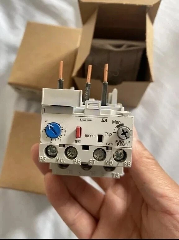 1 шт. новый для 193-EA1FB реле перегрузки
1 шт. новый для 193-EA1FB реле перегрузки