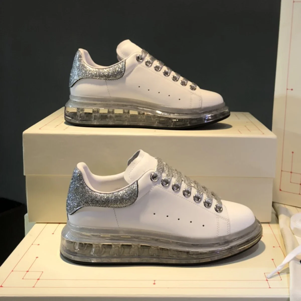 Top High Quality Womens Trendy Casual Shoes 34-46 Luxury Mens Real Leather Unisex Sneakers Designr Lovers Tide Shoes YN01234
Top High Quality Womens Trendy Casual Shoes 34-46 Luxury Mens Real Leather Unisex Sneakers Designr Lovers Tide Shoes YN01234