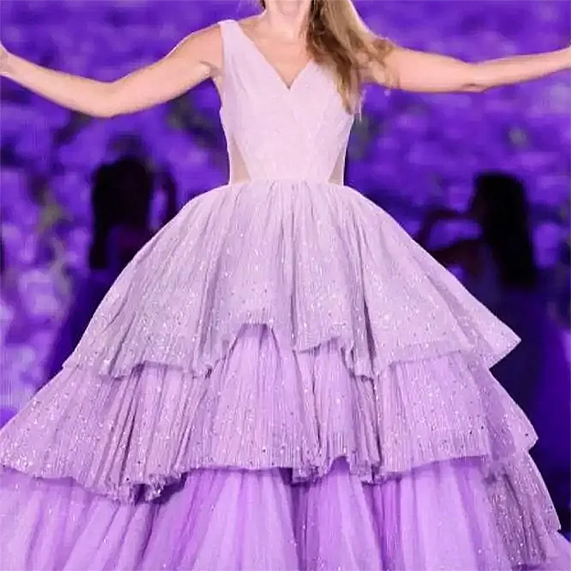 Elegant Tiered Celebrity Quinceanera Dresses V-Neck Floor-Length Ball Gown Pornos De 15 Años Prom Party Wedding Vestidos 2023
Elegant Tiered Celebrity Quinceanera Dresses V-Neck Floor-Length Ball Gown Pornos De 15 Años Prom Party Wedding Vestidos 2023