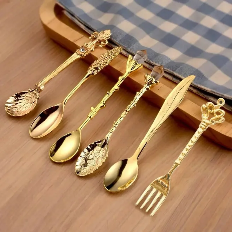 2/6-piece set palace European retro carved coffee spoon teaspoon retro metal dessert coffee tableware spoon tableware kitchen
2/6-piece set palace European retro carved coffee spoon teaspoon retro metal dessert coffee tableware spoon tableware kitchen