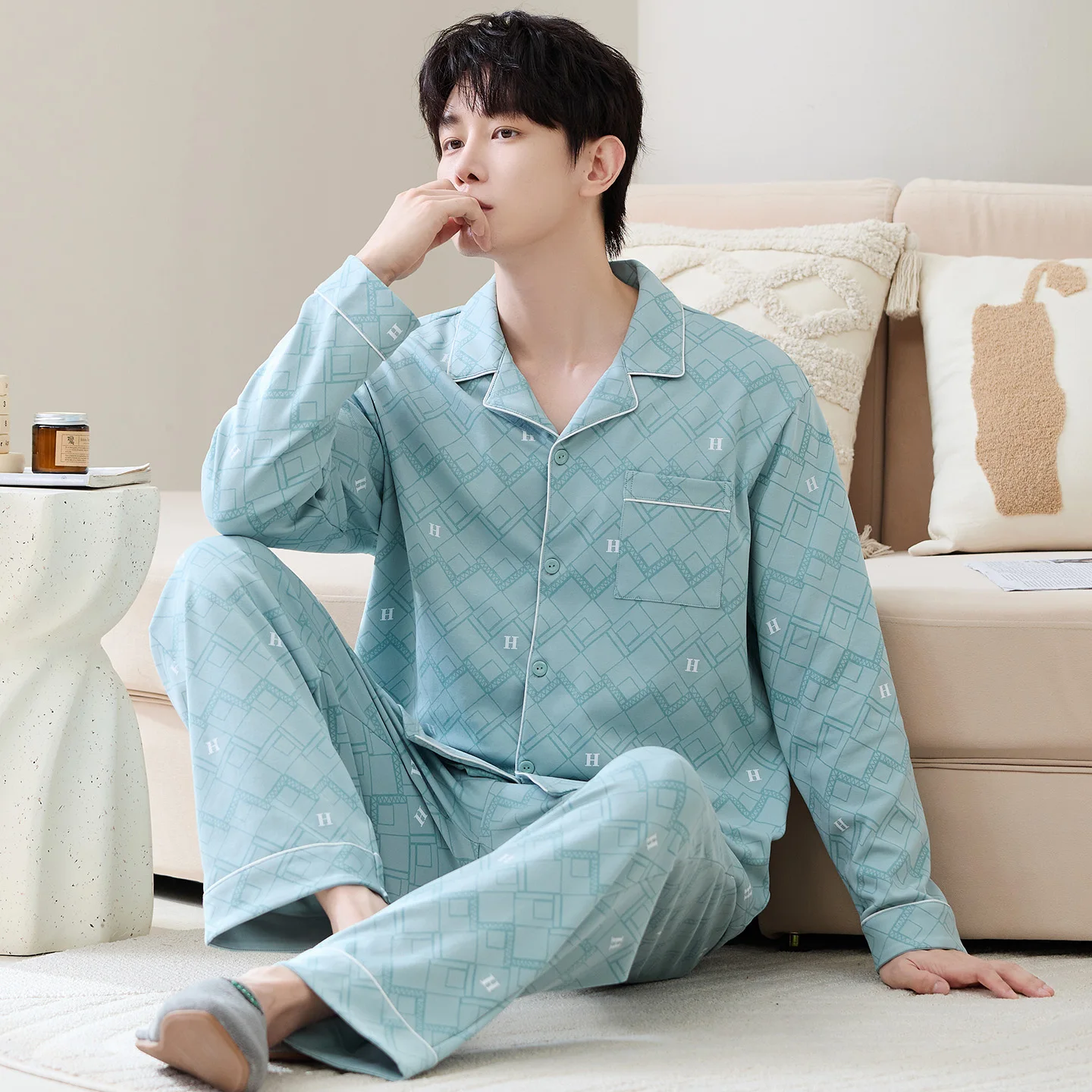 5XL 4XL 3XL Men's Cotton Pajamas Set Cardigan Autumn Spring Home Clothes Korean Fashion Nightwear pijama hombre invierno
5XL 4XL 3XL Men's Cotton Pajamas Set Cardigan Autumn Spring Home Clothes Korean Fashion Nightwear pijama hombre invierno