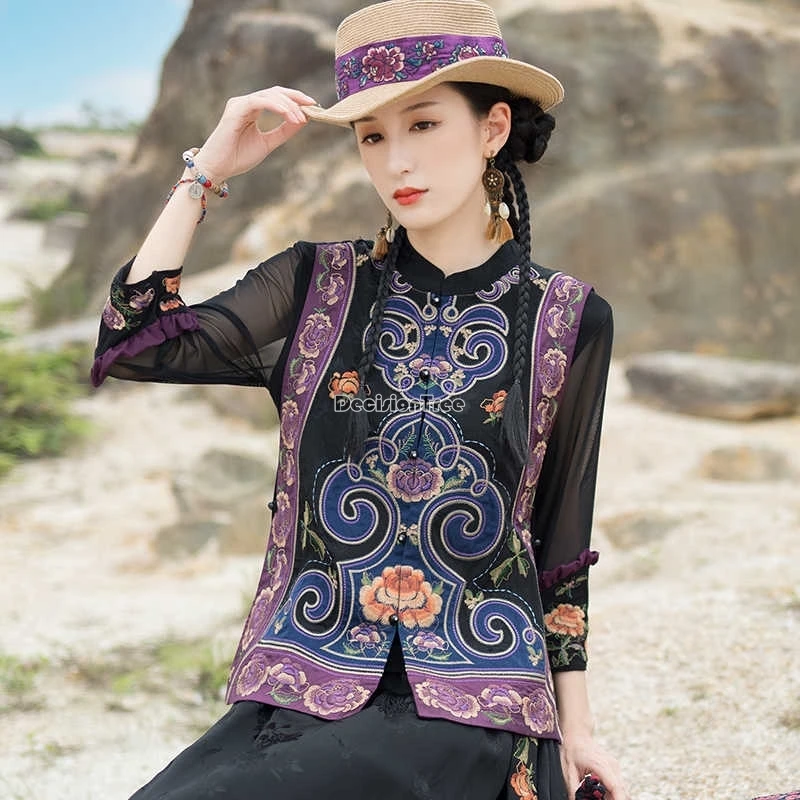 2025 chinese ethnic style embroidered satin double-sided vest stand collar sleeveless women retro elegant national vest top t001
2025 chinese ethnic style embroidered satin double-sided vest stand collar sleeveless women retro elegant national vest top t001