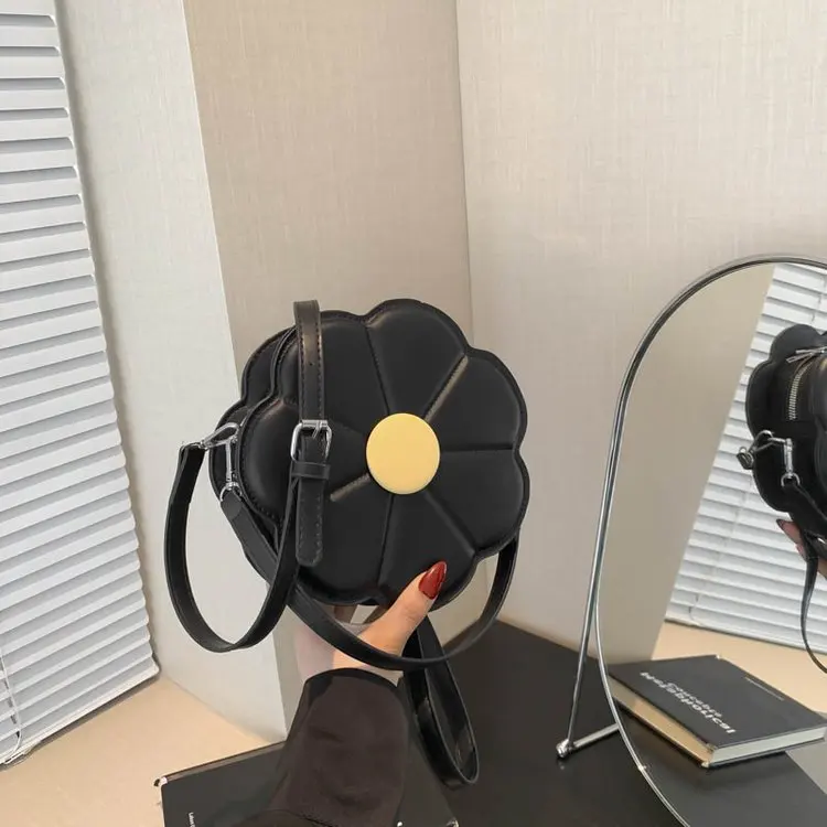 Стильная и милая сумка, новая женская маленькая круглая сумка с цветочным принтом, популярная, модная, трендовая, женская сумка через плечо.
Стильная и милая сумка, новая женская маленькая круглая сумка с цветочным принтом, популярная, модная, трендовая, женская сумка через плечо.