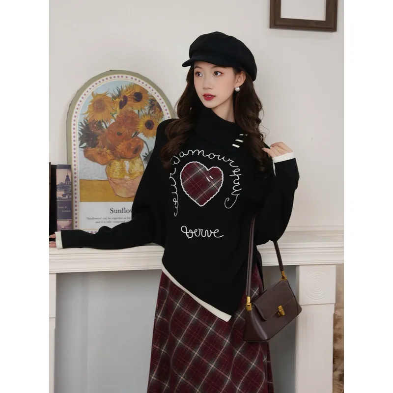 Heart Quadrant Plaid Patch Embroidered Asymmetric Lapel Knit Shirt for Women
Heart Quadrant Plaid Patch Embroidered Asymmetric Lapel Knit Shirt for Women